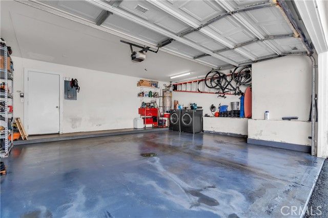 820 W Compton 20, Compton, CA 90220