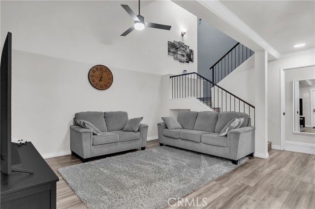 820 W Compton 20, Compton, CA 90220