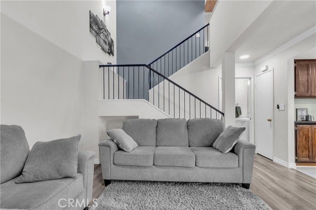 820 W Compton 20, Compton, CA 90220