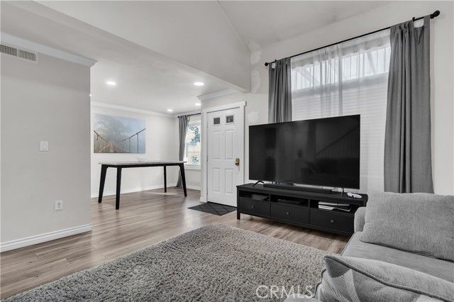 820 W Compton 20, Compton, CA 90220