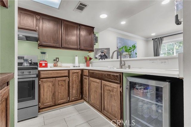 820 W Compton 20, Compton, CA 90220