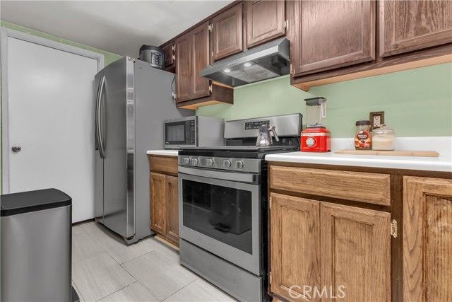 820 W Compton 20, Compton, CA 90220