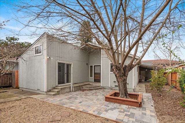 467 Center Street, Redwood City, CA 94061