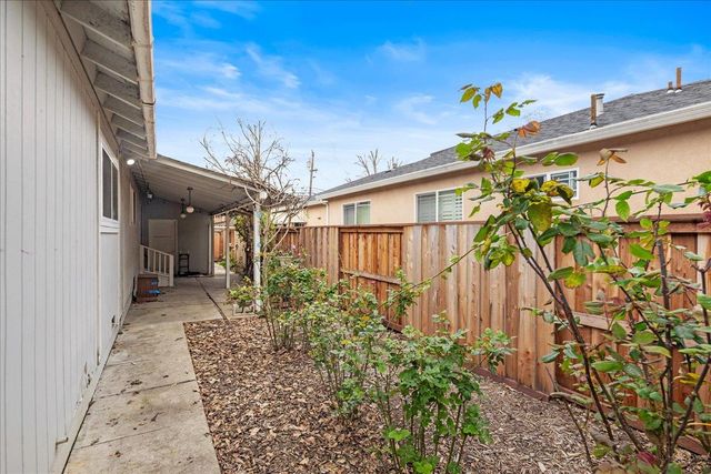 467 Center Street, Redwood City, CA 94061