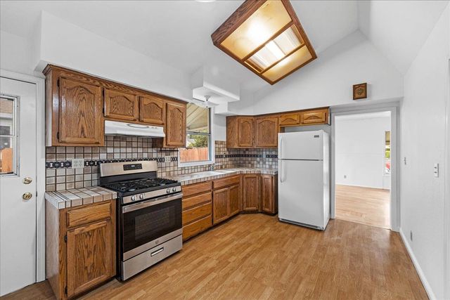 467 Center Street, Redwood City, CA 94061