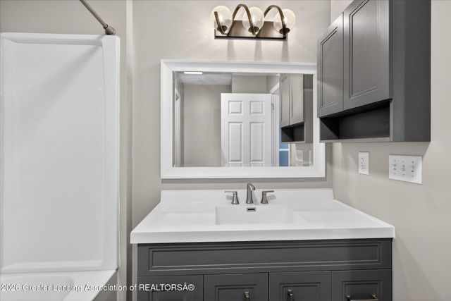 447 W Main Street, Grand Ledge, MI 48837