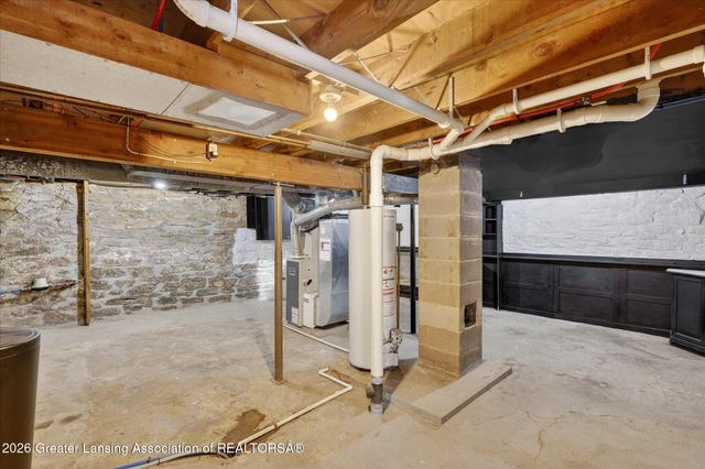 447 W Main Street, Grand Ledge, MI 48837