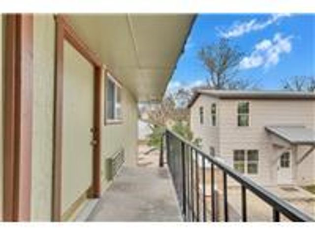 400 W 34th ST 101, Austin, TX 78705