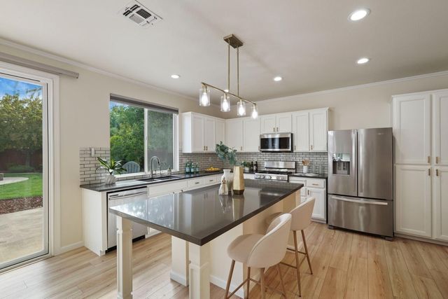 5040 Pine Lake Ct, Stockton, CA 95219