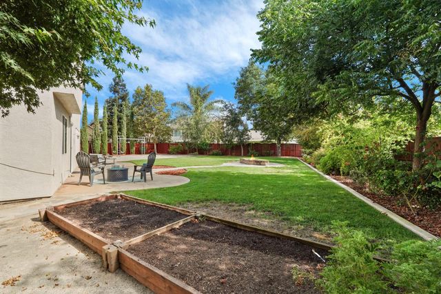 5040 Pine Lake Ct, Stockton, CA 95219