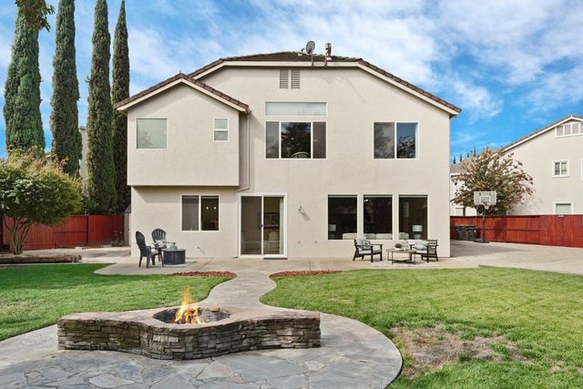 5040 Pine Lake Ct, Stockton, CA 95219