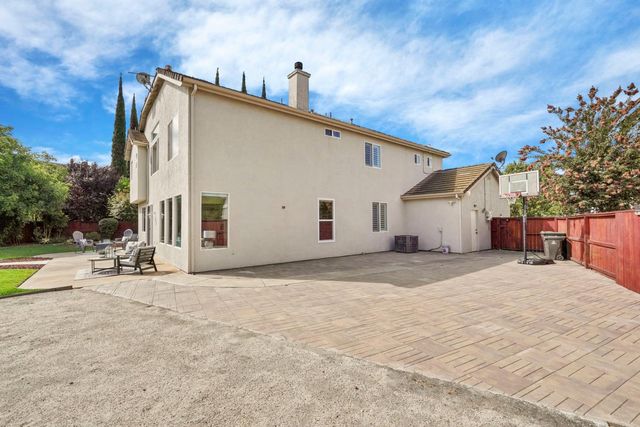 5040 Pine Lake Ct, Stockton, CA 95219