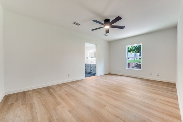 3134 W Jefferson Boulevard, Dallas, TX 75211