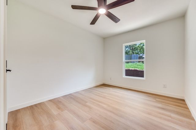 3134 W Jefferson Boulevard, Dallas, TX 75211