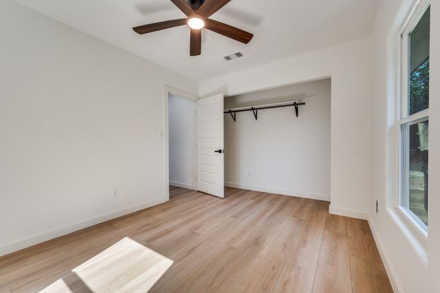 3134 W Jefferson Boulevard, Dallas, TX 75211