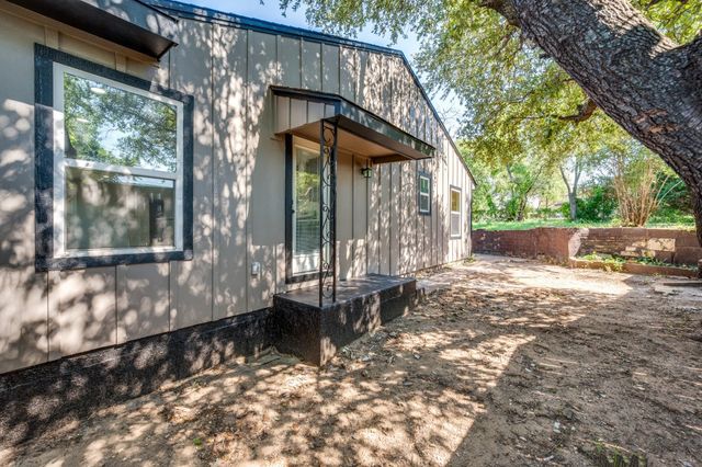 3134 W Jefferson Boulevard, Dallas, TX 75211