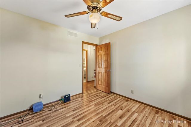 1120 Emerald Drive, Aurora, IL 60506