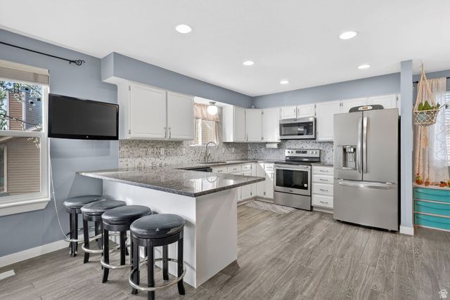 8127 S CREEKWOOD DR, West Jordan, UT 84088