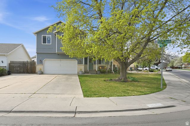 8127 S CREEKWOOD DR, West Jordan, UT 84088