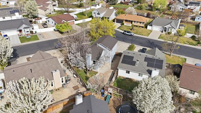 8127 S CREEKWOOD DR, West Jordan, UT 84088