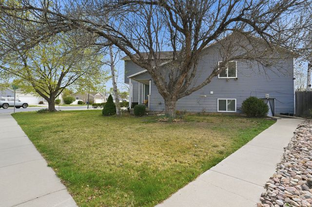 8127 S CREEKWOOD DR, West Jordan, UT 84088
