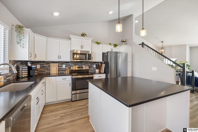 4904 Sheridan Road, Papillion, NE 68133