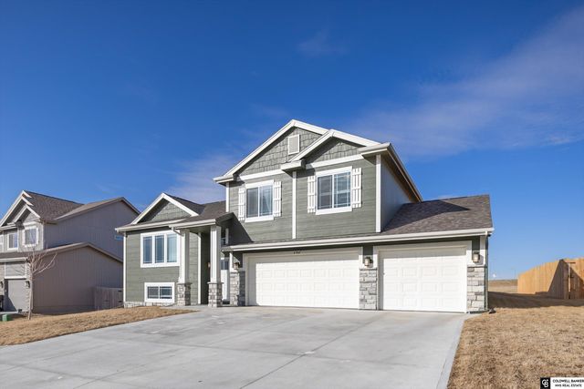 4904 Sheridan Road, Papillion, NE 68133