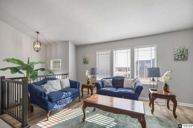 4904 Sheridan Road, Papillion, NE 68133