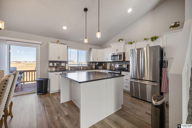 4904 Sheridan Road, Papillion, NE 68133