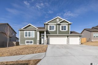 4904 Sheridan Road, Papillion, NE 68133