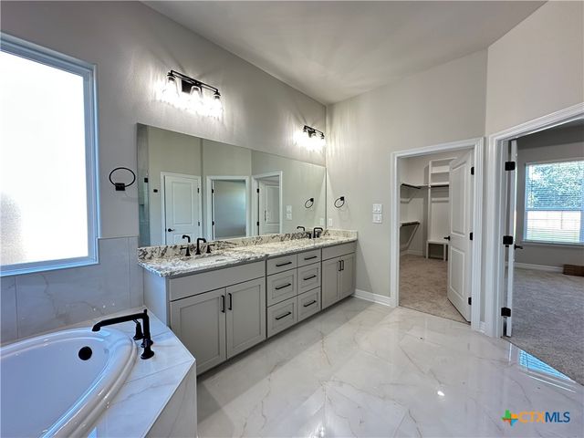 10980 Stinnett Mill, Salado, TX 76571