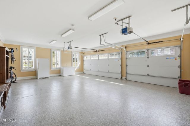 114 Highland Gate Drive, Johnson City, TN 37615