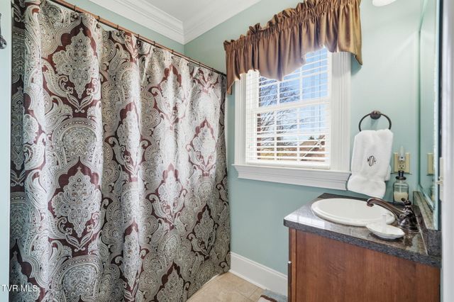 114 Highland Gate Drive, Johnson City, TN 37615