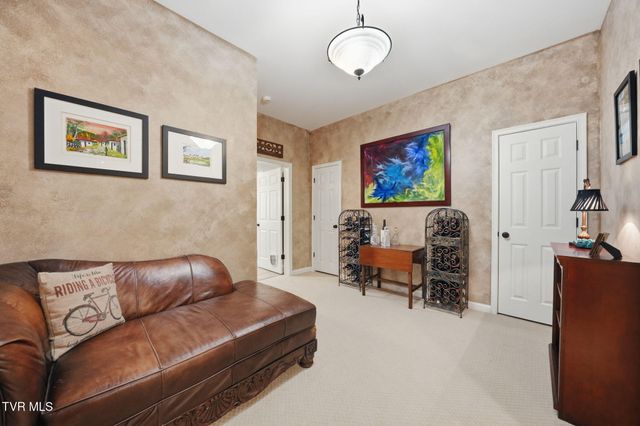 114 Highland Gate Drive, Johnson City, TN 37615