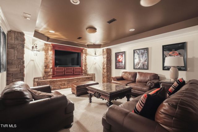 114 Highland Gate Drive, Johnson City, TN 37615