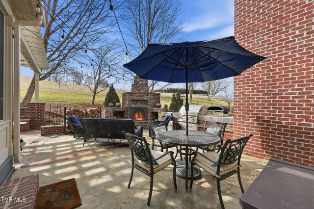 114 Highland Gate Drive, Johnson City, TN 37615