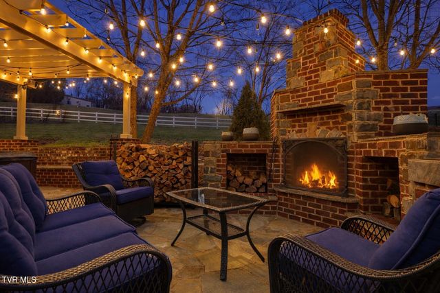 114 Highland Gate Drive, Johnson City, TN 37615