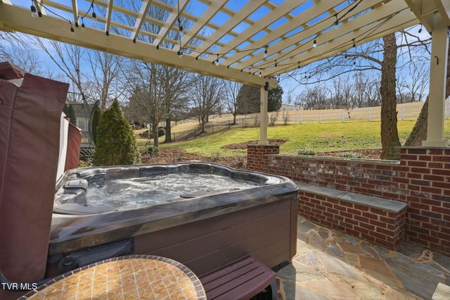 114 Highland Gate Drive, Johnson City, TN 37615