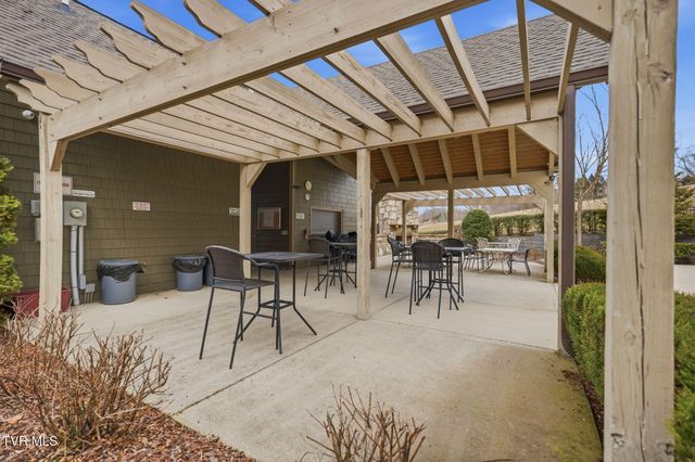 114 Highland Gate Drive, Johnson City, TN 37615