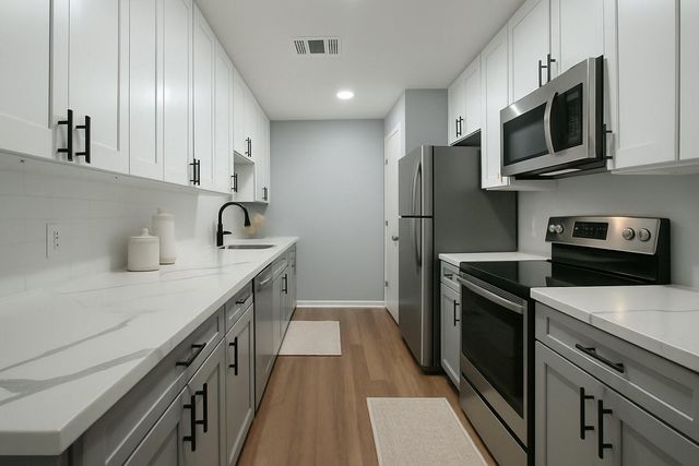 7931 Ellinger Lane, Houston, TX 77040