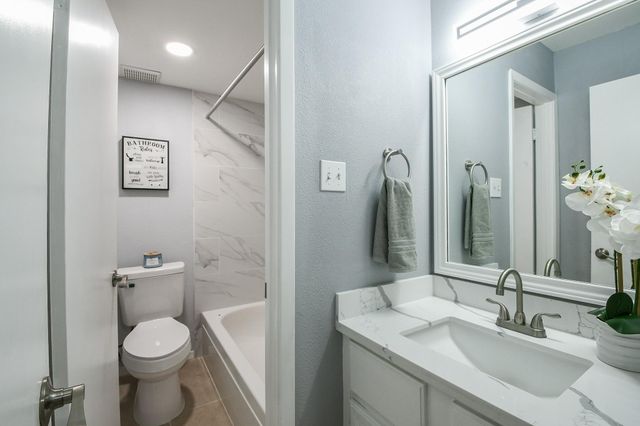 7931 Ellinger Lane, Houston, TX 77040