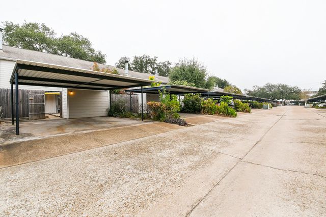 7931 Ellinger Lane, Houston, TX 77040