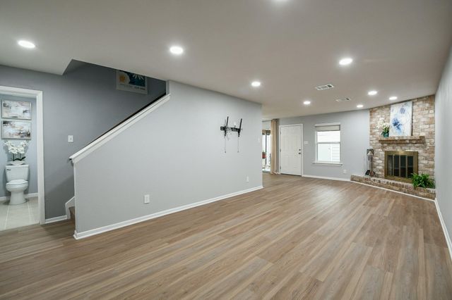 7931 Ellinger Lane, Houston, TX 77040