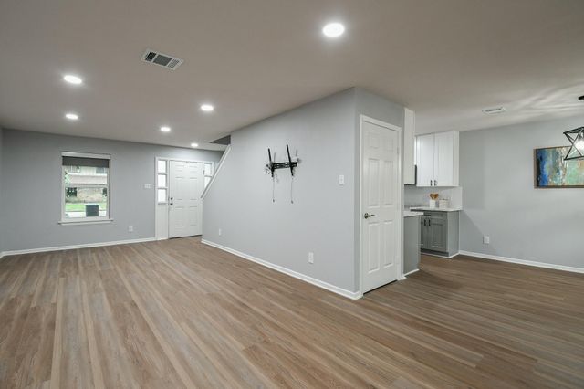 7931 Ellinger Lane, Houston, TX 77040