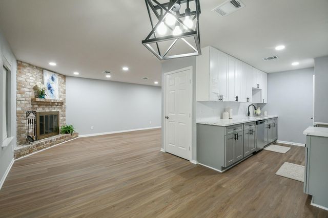 7931 Ellinger Lane, Houston, TX 77040