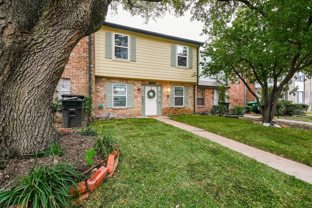 7931 Ellinger Lane, Houston, TX 77040