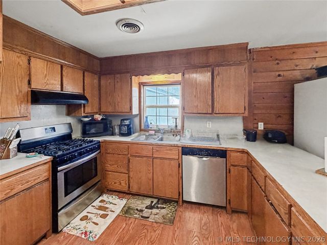 13410 W 750 Road, Tahlequah, OK 74464