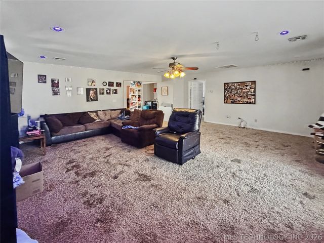 13410 W 750 Road, Tahlequah, OK 74464