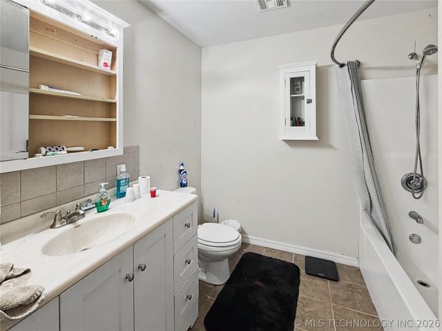 13410 W 750 Road, Tahlequah, OK 74464