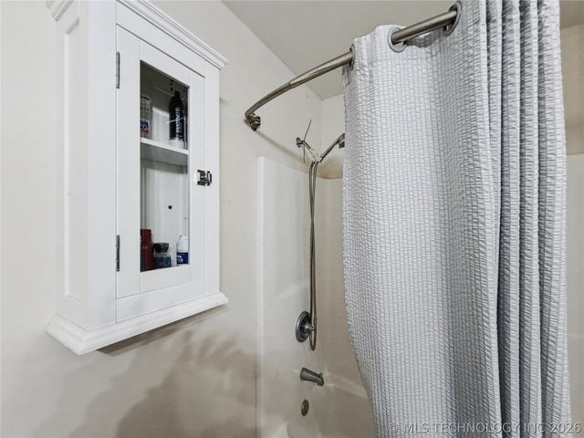 13410 W 750 Road, Tahlequah, OK 74464